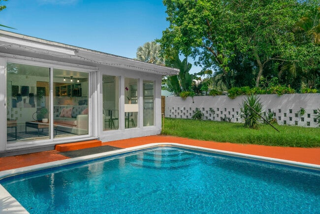 property at 842 SW 11th Ct