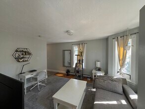9 Atwood Square in Boston, MA - Building Photo - Building Photo
