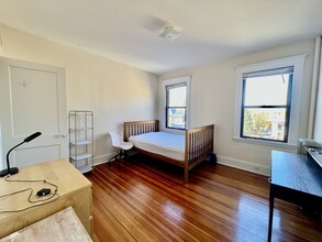 42 Guild St, Unit 2 in Boston, MA - Building Photo - Building Photo