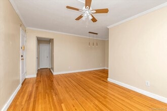 275 Maple Ave in Rockville Centre, NY - Building Photo - Building Photo