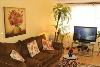 250 174th St-Unit -91B in Sunny Isles Beach, FL - Building Photo - Building Photo