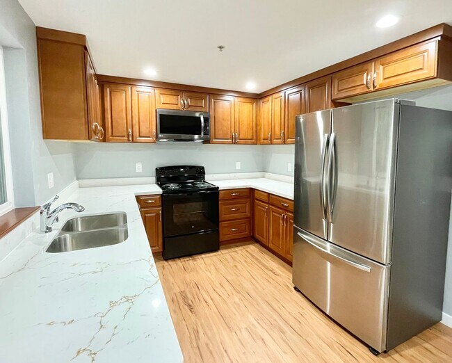 15313 15th Ave NE in Shoreline, WA - Building Photo - Building Photo