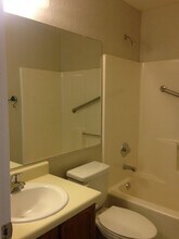 7040 W Olive Ave-Unit -UNIT 12 in Peoria, AZ - Building Photo - Building Photo