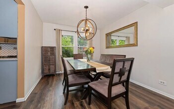 1626 Lois Ann Ln in Naperville, IL - Building Photo - Building Photo