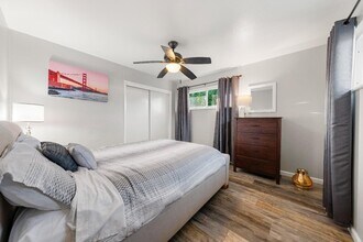 5904 40th St in Sacramento, CA - Foto de edificio - Building Photo