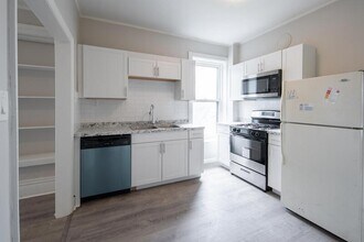 649 4th St in Troy, NY - Building Photo - Building Photo