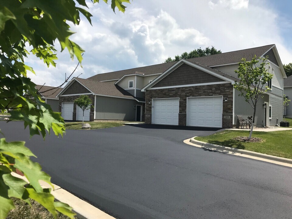 14205 Alabama Ave in Savage, MN - Building Photo