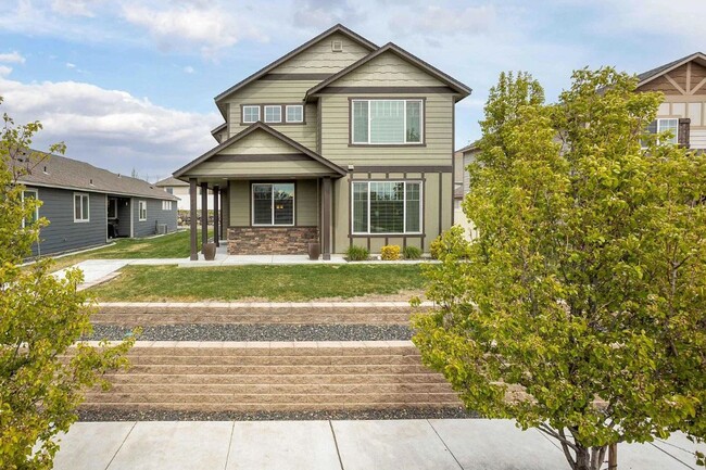 4646 Corvina St in Richland, WA - Foto de edificio - Building Photo