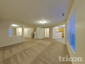 8146 Firefly Way in Indianapolis, IN - Foto de edificio - Building Photo