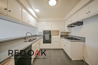 4329 Colfax Ave in Los Angeles, CA - Building Photo - Building Photo