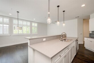 908 Nueces St in Austin, TX - Building Photo - Building Photo