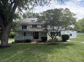 30 Halsey Rd in Newton, NJ - Building Photo
