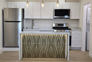 621 Starstone Dr in San Marcos, CA - Building Photo