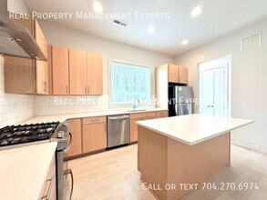 4115 Merlane Dr in Charlotte, NC - Building Photo - Building Photo