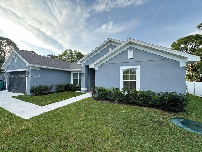 554 NW Billiar Ave in Port St. Lucie, FL - Building Photo - Building Photo