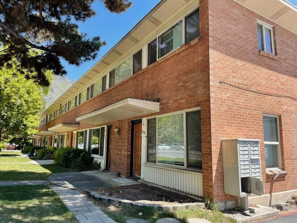 390 E 800 N in Provo, UT - Foto de edificio
