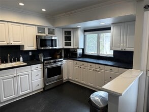 159 Harris Dr in Oceanside, NY - Foto de edificio - Building Photo