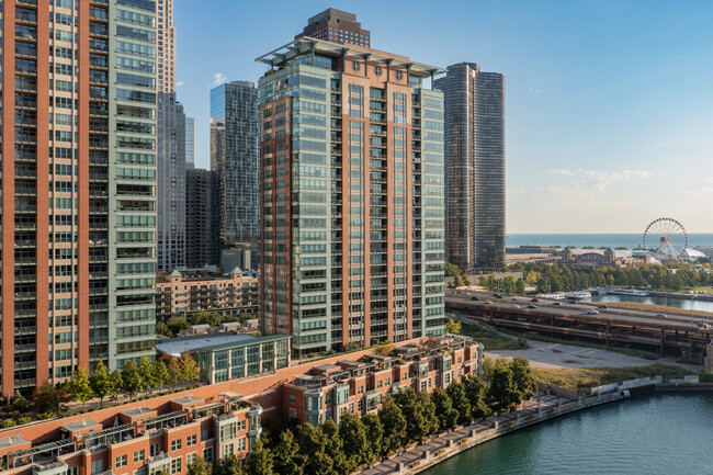 Riverview Condominiums in Chicago, IL - Building Photo - Building Photo