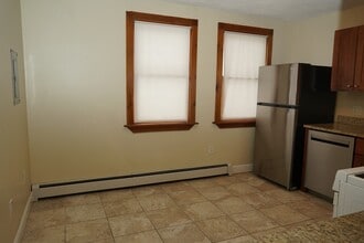 61 Plain St in Taunton, MA - Building Photo - Building Photo