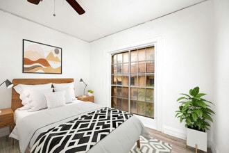 1024 N Oregon St in El Paso, TX - Foto de edificio - Building Photo