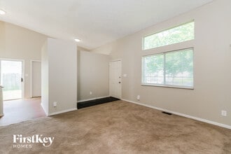 617 Woods Crossing Ln in Indianapolis, IN - Building Photo - Building Photo