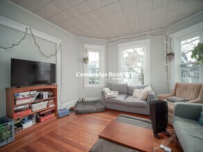 81 Bristol Rd, Unit 2T in Medford, MA - Building Photo - Building Photo
