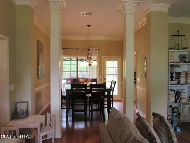 407 Hemlock Dr in Flowood, MS - Foto de edificio - Building Photo