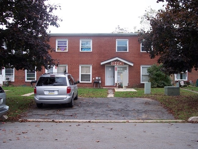 Georgetown Apartments in Milton, PA - Building Photo - Building Photo