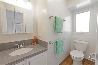 303 Lili?uokalani Ave in Honolulu, HI - Building Photo - Building Photo