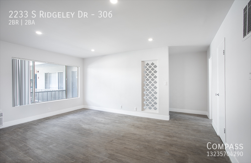 2233 Ridgeley Dr in Los Angeles, CA - Building Photo