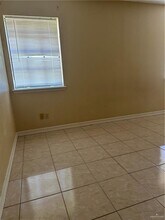 5 Floresta St in Edinburg, TX - Building Photo - Building Photo