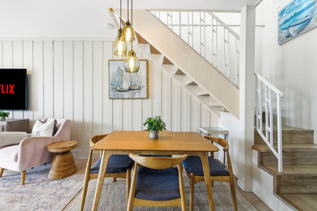 999 N Pacific St in Oceanside, CA - Foto de edificio - Building Photo