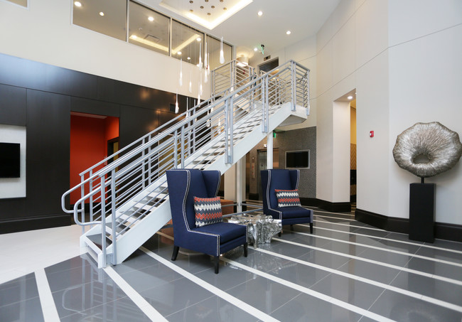 455 at Tinner Hill in Falls Church, VA - Building Photo - Lobby