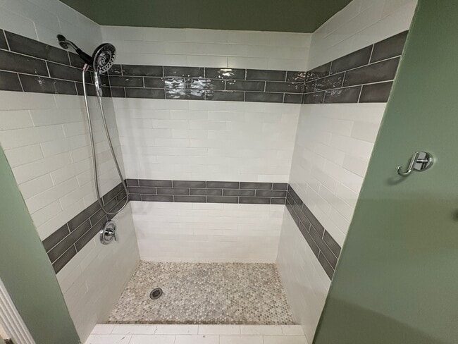 2820 N Hamlin Ave, Unit BSMT in Chicago, IL - Building Photo - Building Photo