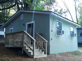 25 Center Park Ln in Hendersonville, NC - Building Photo