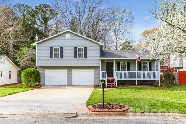 190 Canterbury Ln