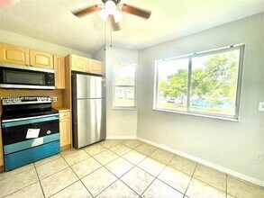 7830 NW 6th St in Pembroke Pines, FL - Building Photo - Building Photo