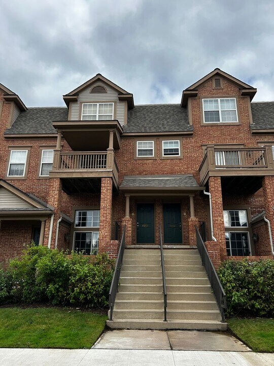2729 Barclay Way in Ann Arbor, MI - Building Photo