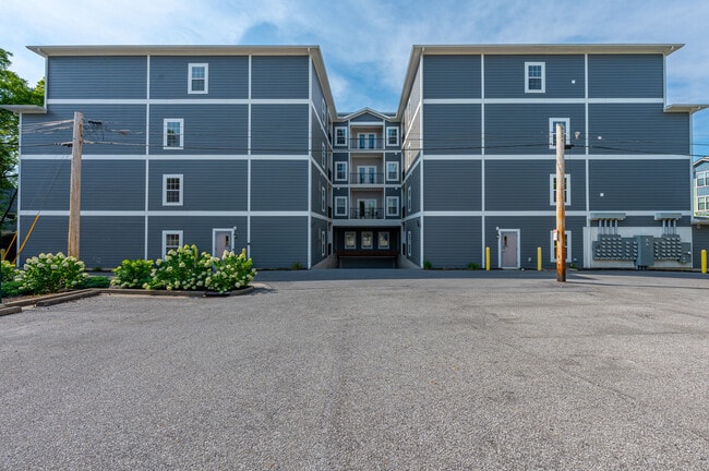 120 Flats in West Lafayette, IN - Foto de edificio - Building Photo