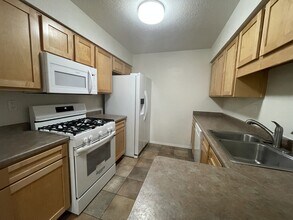 2900 Vista Del Rey NE in Albuquerque, NM - Building Photo - Building Photo