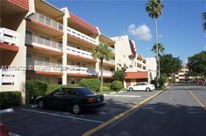1025 Country Club Dr in Margate, FL - Building Photo - Building Photo