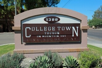 College Town Tucson in Tucson, AZ - Foto de edificio - Building Photo