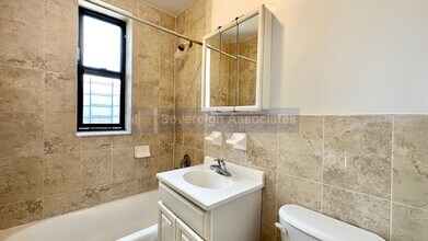 585 W 204th St in New York, NY - Building Photo - Building Photo