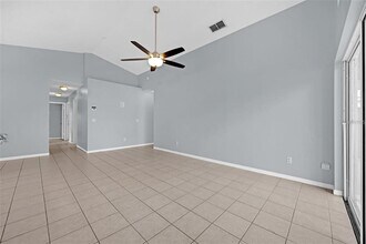 7712 Water Oak Ct in Kissimmee, FL - Building Photo - Building Photo