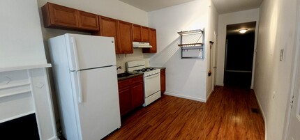 923 N 28th St, Unit B in Philadelphia, PA - Foto de edificio - Building Photo