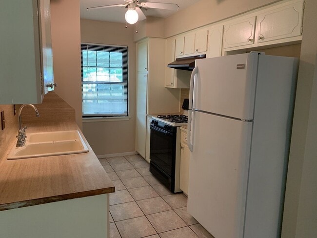 618 Overbluff St in Channelview, TX - Building Photo - Building Photo