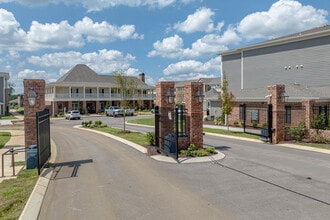 City Limits Spring Hill in Columbia, TN - Foto de edificio - Building Photo