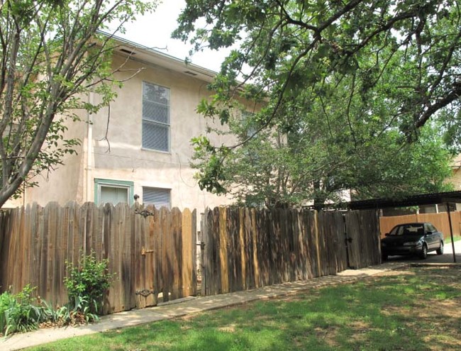 1901-1909 Kingswood Ct in Denton, TX - Building Photo - Building Photo