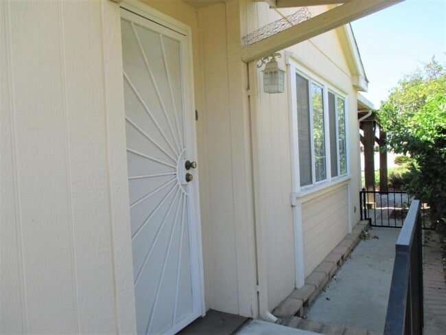 2904 Peach Tree St in Hemet, CA - Building Photo - Building Photo