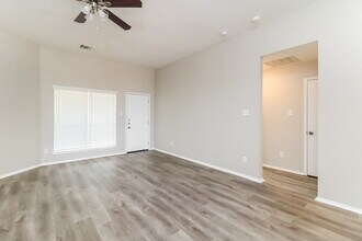 1206 Beacon Hill Dr in Midlothian, TX - Building Photo - Building Photo
